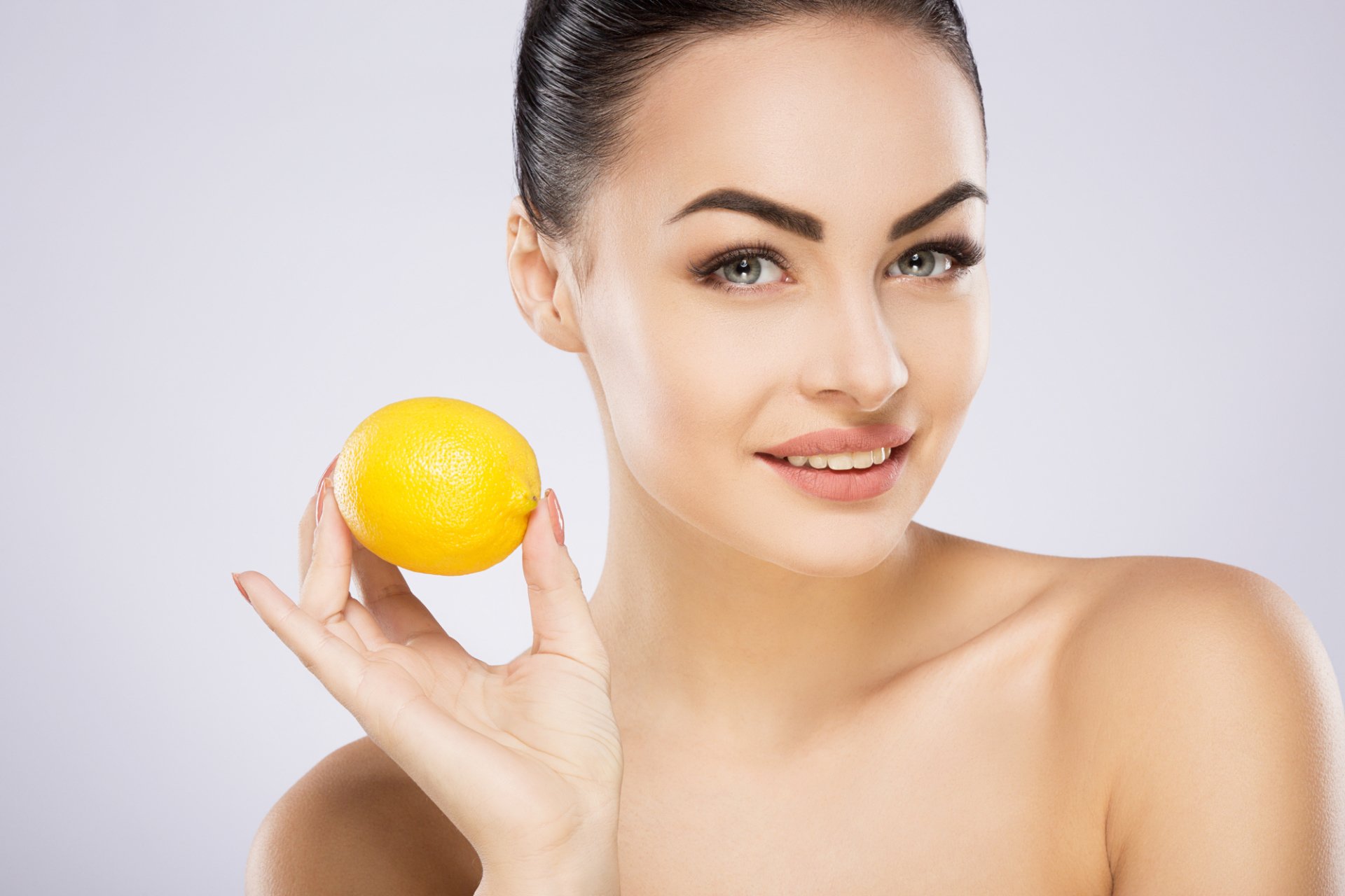 Você está visualizando atualmente O limão pode ocasionar lesões na pele?